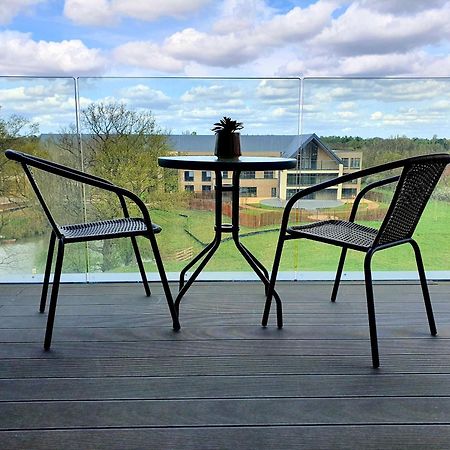 Spacious Balcony View Apt Near Nec Bhx Free Parking Sleeps 4 Hockley Heath Zimmer foto