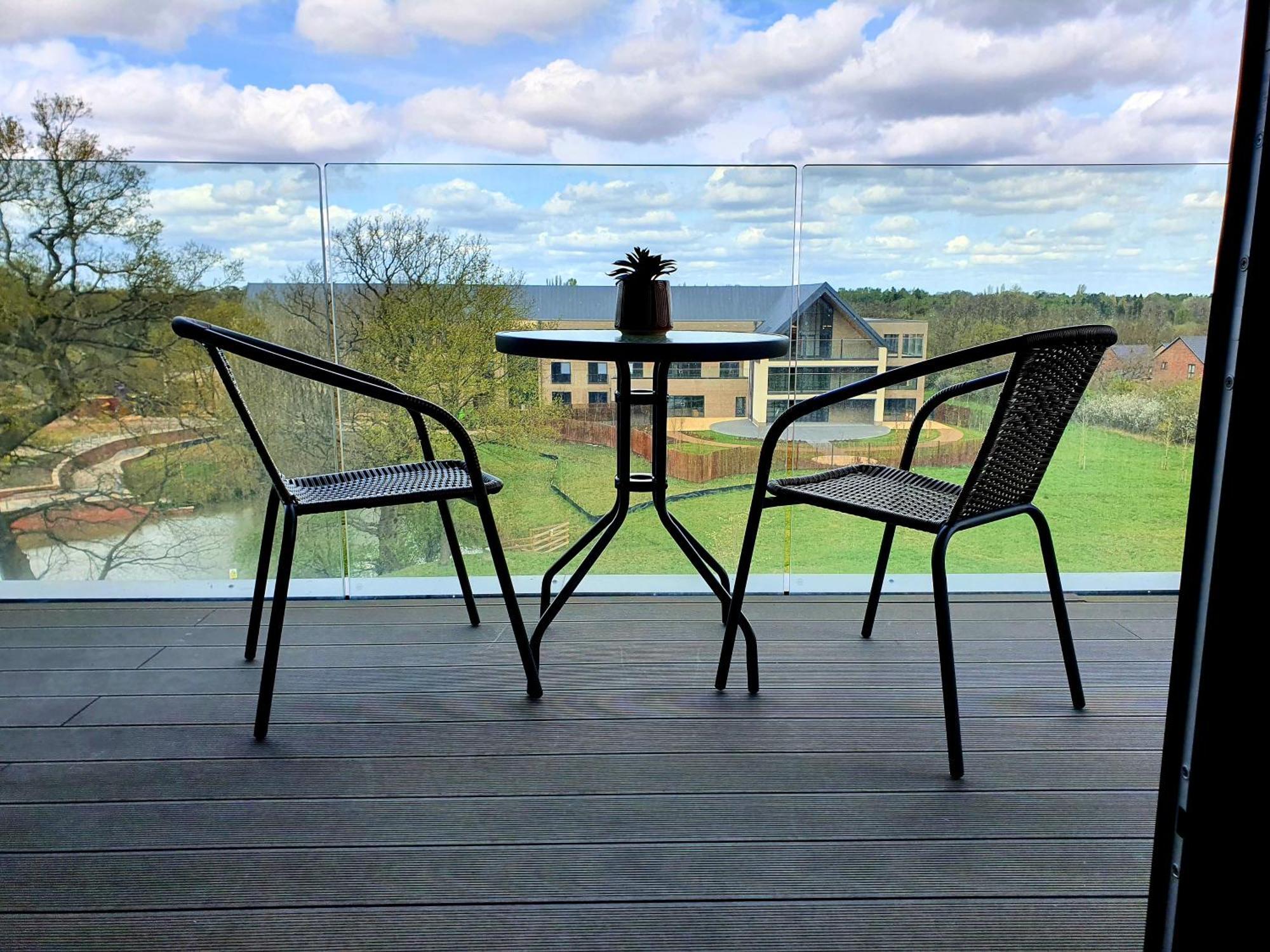 Spacious Balcony View Apt Near Nec Bhx Free Parking Sleeps 4 Hockley Heath Zimmer foto